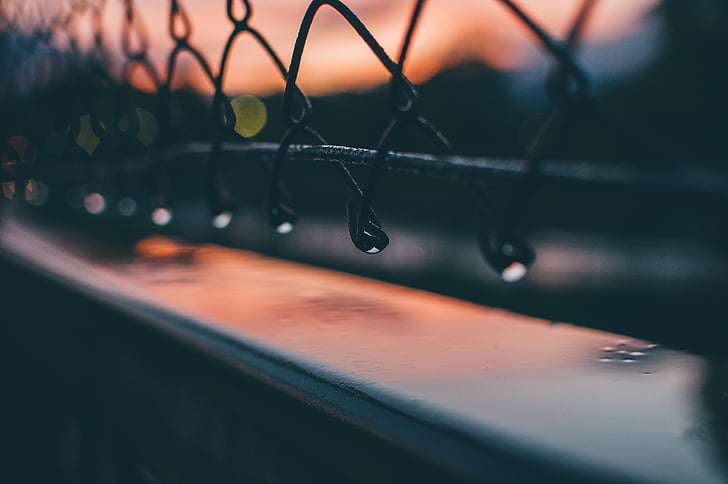 selective, photograph, chain, link, wire, wall, blur