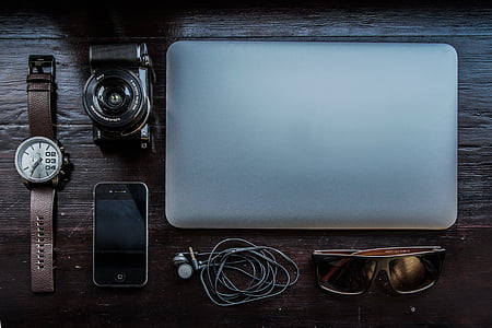Jabłko, kamery, biurko, Okulary, słuchawki, iPhone, MacBook