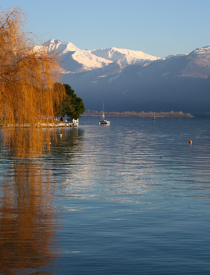 Лугано, Швейцарія, води, озеро, гори, взимку, сніг