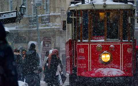 Взрослый, регулярного пассажира пригородных поездов, на открытом воздухе, люди, дорога, сезон, снег
