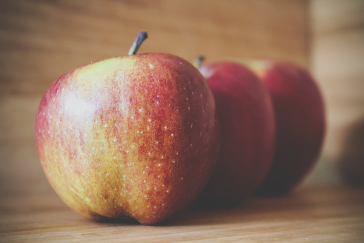 selective, focus, photography, red, apple, brown, wooden