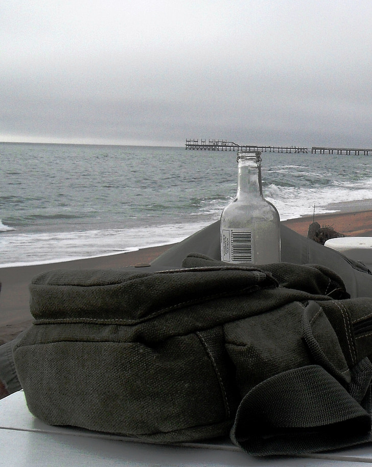 mar, cielo, cubierto, espuma blanca, tabla de hite, bolso de la lona, botella de cristal