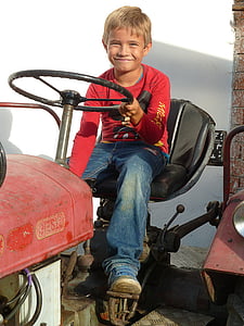 Chlapec, tahač, červená, zemědělství, užitkové vozidlo, stroj, staré