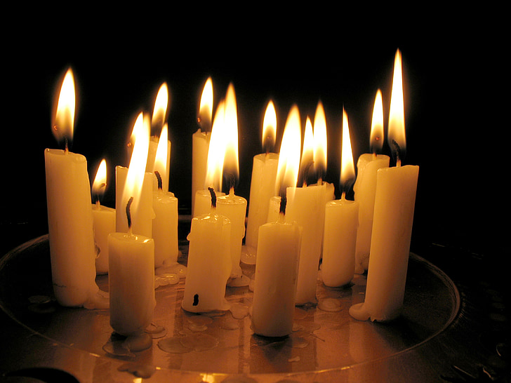 žvakės, Žvakių šviesa, liepsna, dega, žvakė, jaukus, šviesos