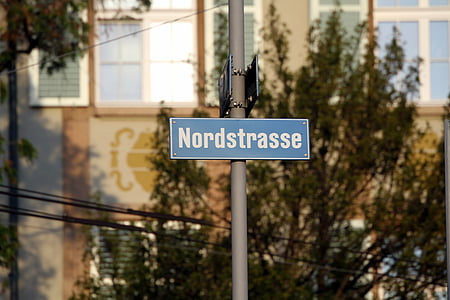 Zurich, nombres de la calle, cartel de calle, otoño, calle del norte, urbana