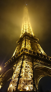Paryż, Eifel tower, noc