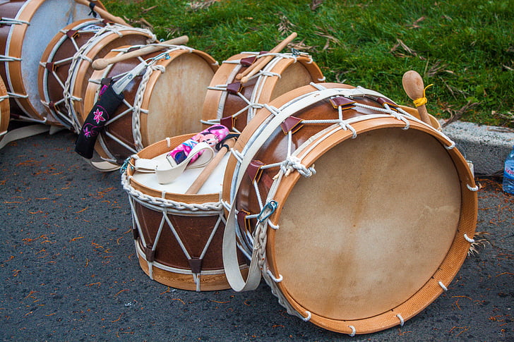 música, tambores de, marrón, madera, cuerda