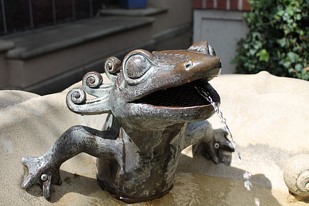 Fontána, socha, žába, voda, bronz