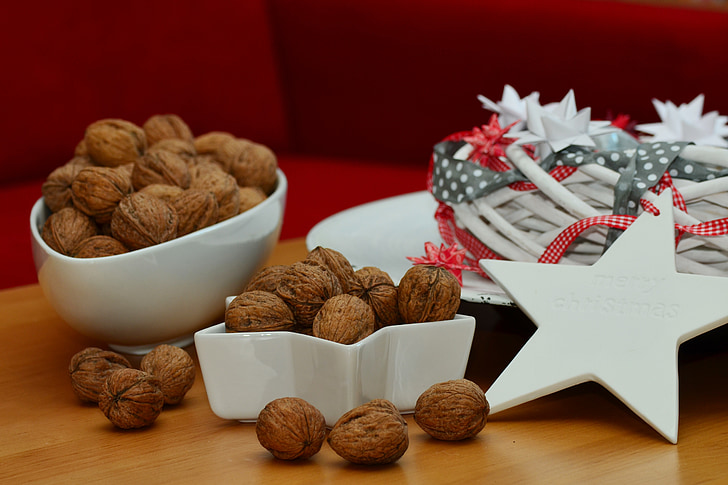 Kreeka pähklid, pähklid, jõulud, maasika, toidu, puu kaussi, süüa