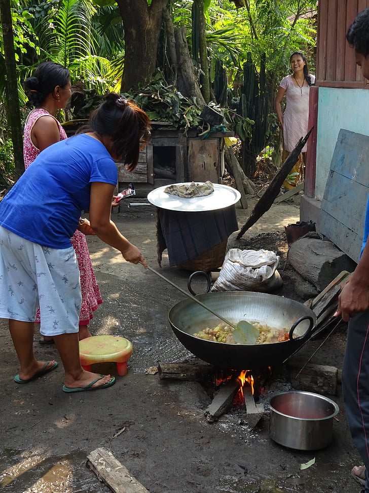 cooking, outdoor, pot, woman, poor, simiple