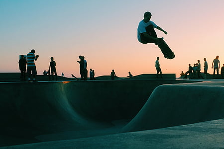 Skateboarding, místo konání, sportovní, hra, lidé, muži, parku