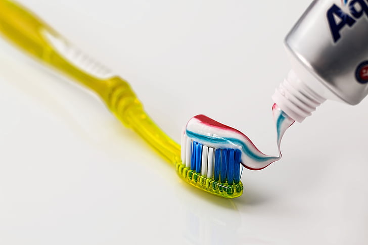 groc, blanc, superfície, raspall de dents, pasta de dents, atenció dental, netejar