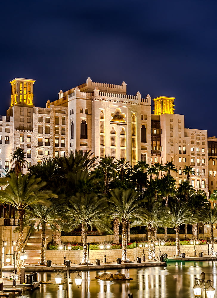 Architektura, budynek, Dubaj, Wieczorem, Hotel, Madinat Jumeirah, palmy