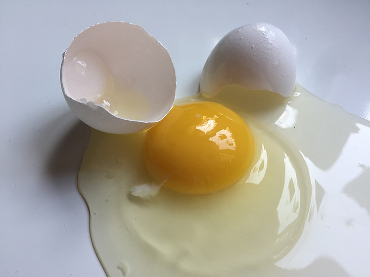 vajcia, rozbité vajcia, biele vajcia