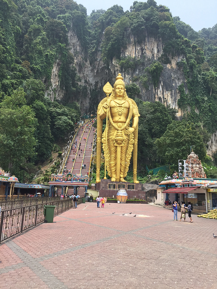 Batu caves, templo budista, indiano, montanhas, turistas, ouro, estátua