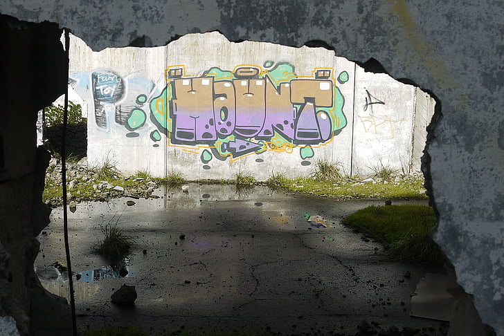 Graffiti, ombres, bâtiment, les ruines, ville, ghetto, à l’extérieur
