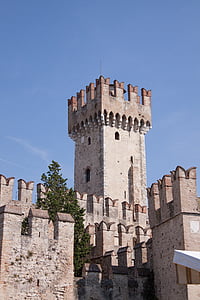 hrad, věž, zeď, cimbuří, pevnost