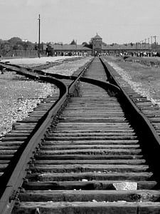 Auschwitz, kamp konsentrasi, Polandia, jalur kereta api, hitam dan putih, transportasi