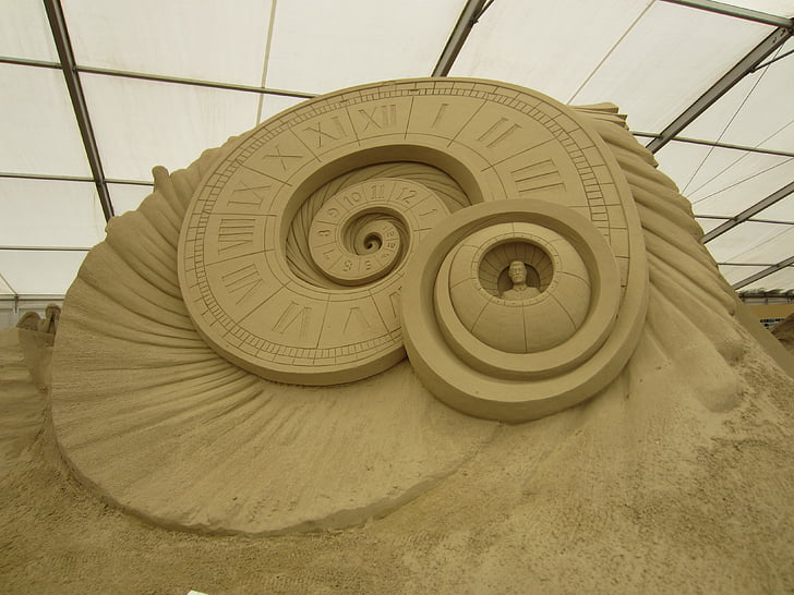 mundo de areia, escultura em areia, Senhor do tempo, Dr que, arte de areia