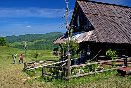 gamle sommerhus, shepherd's hut, Shepherd, træhus, Sommerhus ved turist trail, by jaworki, homole slugten