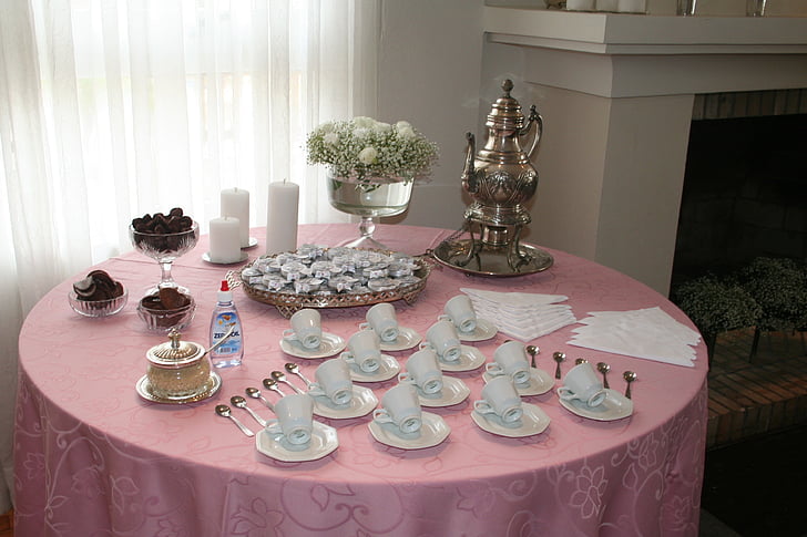 stol za kavu, krštenje, krštenje djevojka