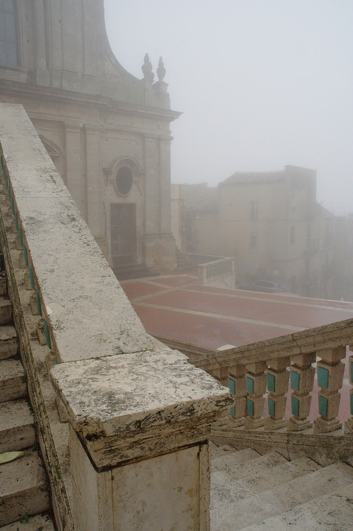 Ιταλία, Σικελία, Caltagirone, ομίχλη