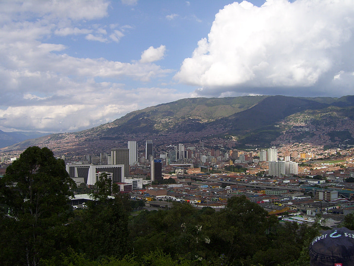 Medellín, Colômbia, Pueblito paisa, arquitetura, linha do horizonte, cidade, paisagem urbana