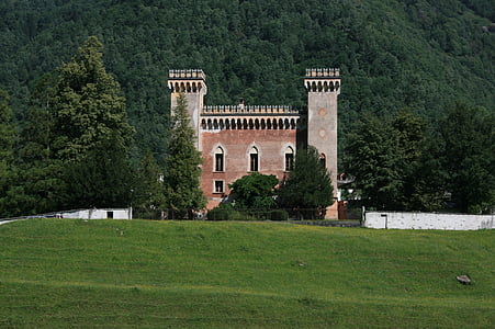 a közelben chiavenna, castelmur palota, Olaszország