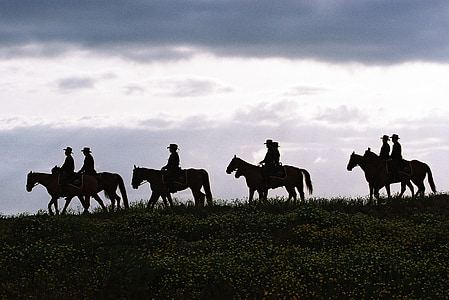 Texas, taivas, pilvet, miesten, ratsastajat, hevoset, maisema