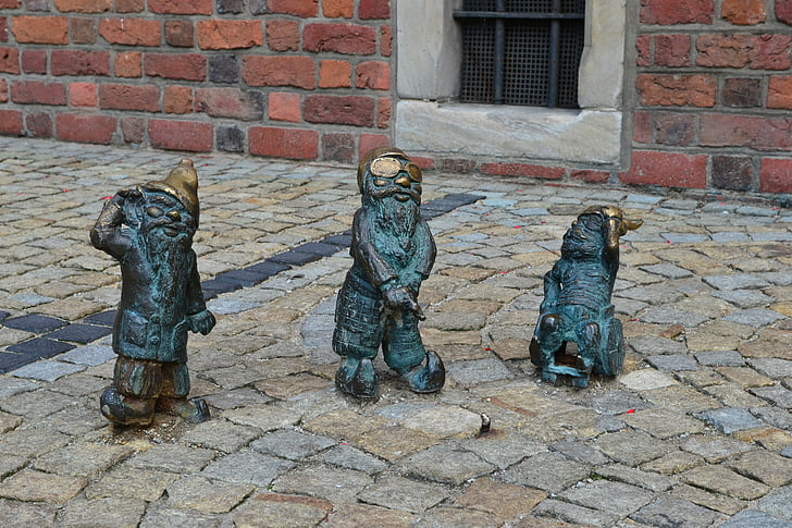 Wrocław, krasnal, la figurine, sculpture, ornement, plein d’humour, Guy
