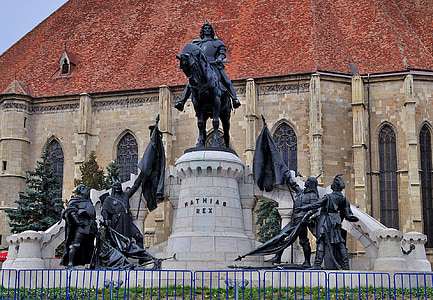 Cluj-Napoca, Roemenië, Mathias rex plein, kerk, standbeeld, oude, geschiedenis