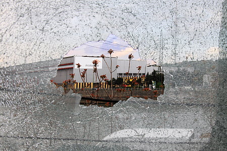 finestra, atti di vandalismo, Urbex