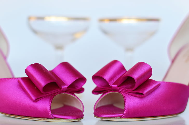 roza čevlji, poročni čevlji, Poroka, roza, nevesta, moda, praznovanje