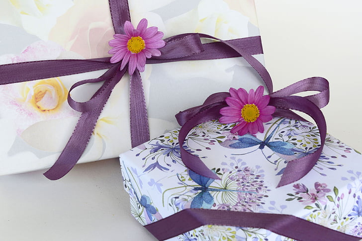 gifts, loop, satin ribbon, wrapping paper, made, gift, celebrate