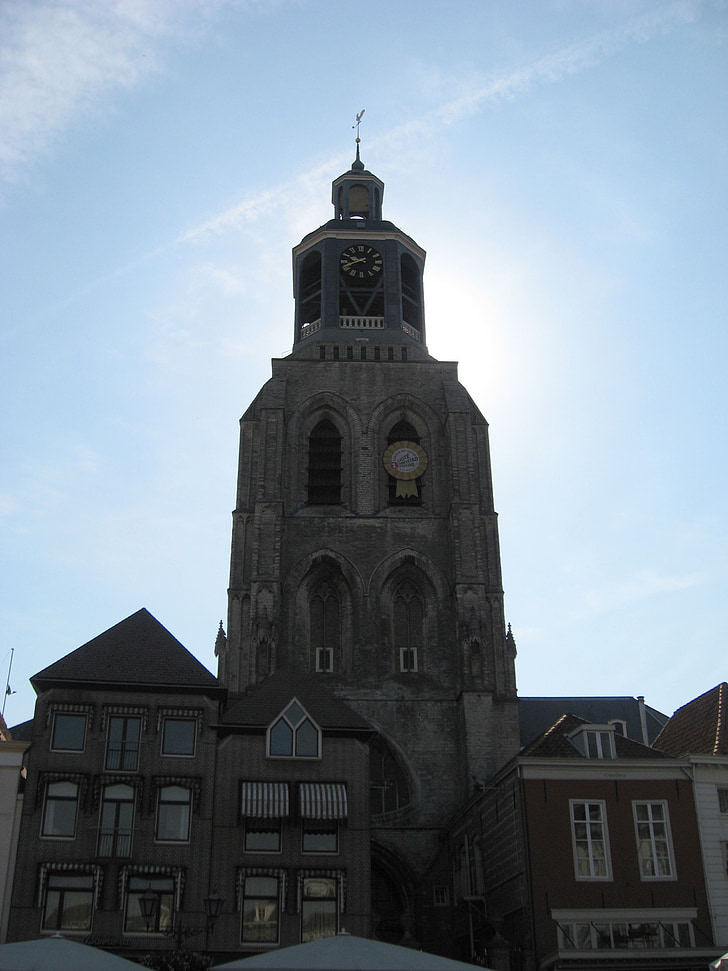 Torre de la iglesia, Peperbus, zoom op de Bergen