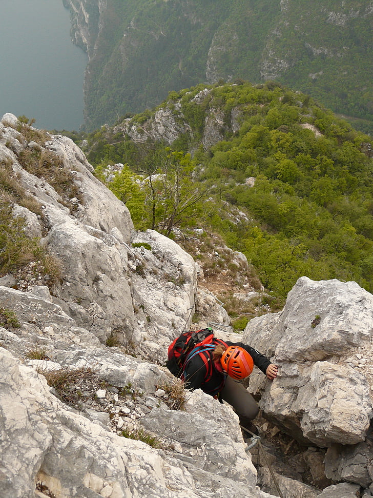 d’escalade, Garda, chute de rock, côté rock, perpendiculaire, raide, Sentiero fausto susatti