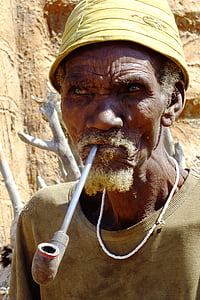 Afrika, starý muž, potrubia
