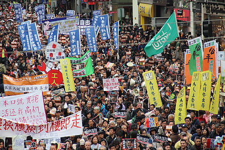 Hong kong, China, Março de ano novo, pessoas, bandeiras, bandeiras, multidão