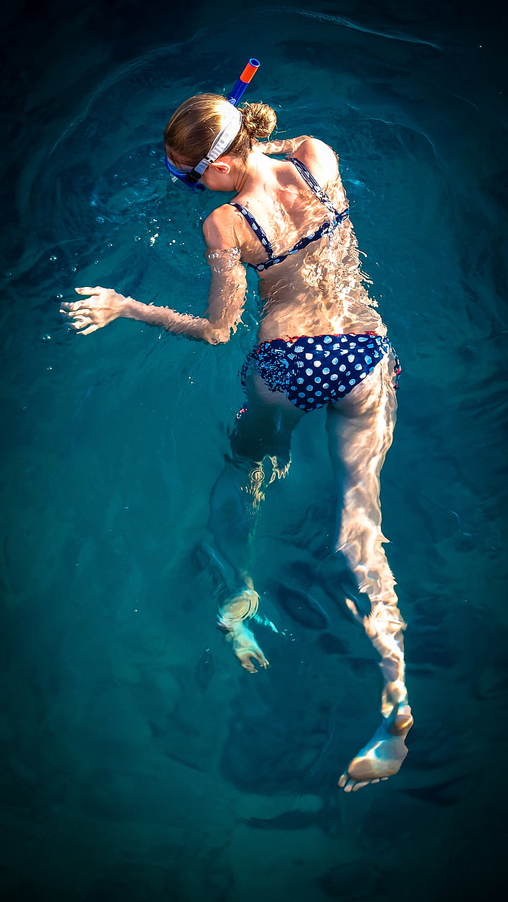 plongée en apnée, plongée sous-marine, jeune fille, eau, vacances, piscine, mer