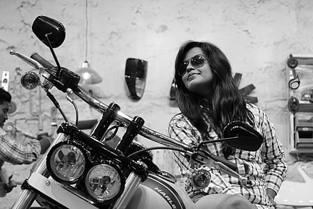model de calent, Harley davidson, model de l'Índia, model de dona Índia