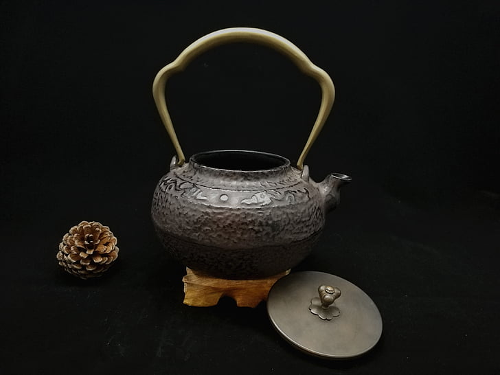 iron kettle, tea, classic