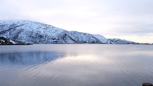 lauklines kystferie, pohled, Tromso, Norsko, jezero, Zimní, krajina