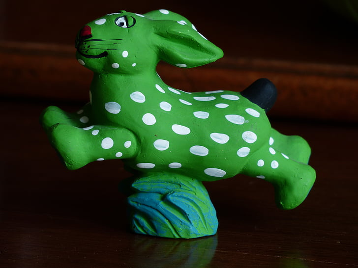 easter bunny, funny, green, sparkling, dynamic, fast, spotted