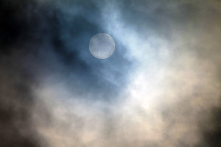 Luna llena, Luna, medianoche, hora de Witching, nubes, nublado, hay niebla