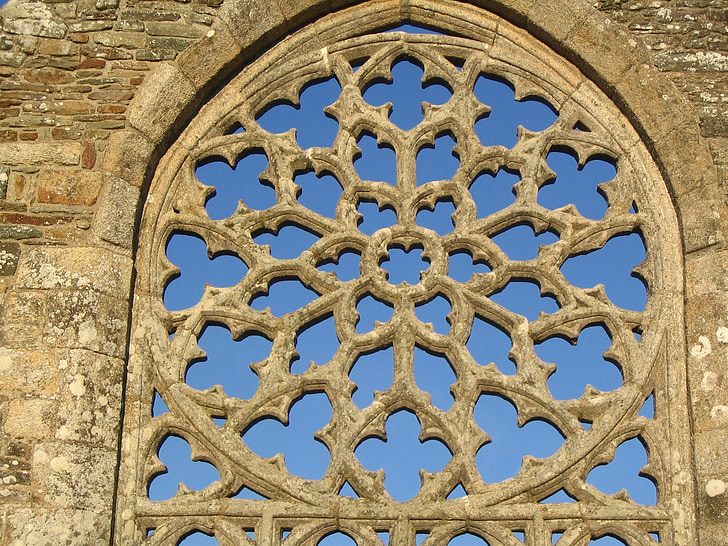 ventana de Rose, Capilla de Commons, Francia, plovan, Bretaña, siglo XII, ruinas