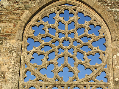rose window, languidou chapel, france, plovan, brittany, 12th century, ruins