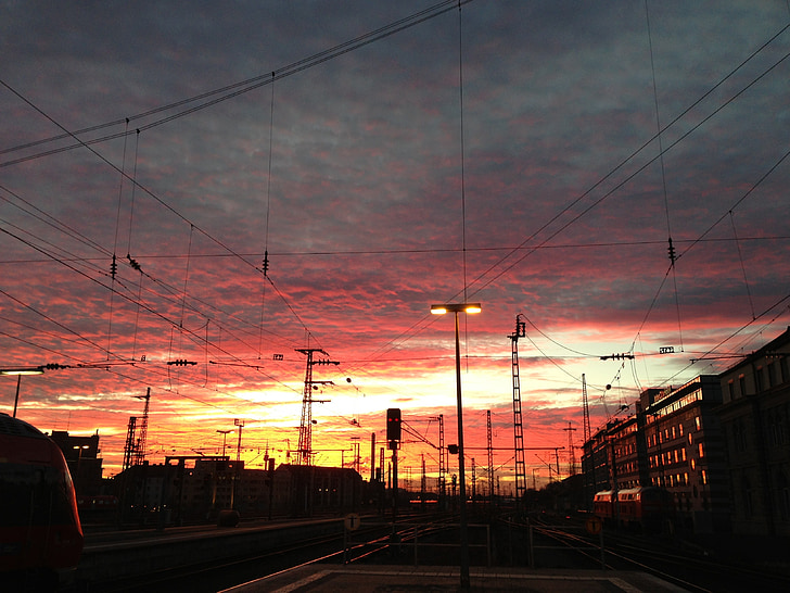 ηλιοβασίλεμα, σύννεφα, Σιδηροδρομικός Σταθμός, τρένο, κόκκινο, κοκκινωπό, μωβ