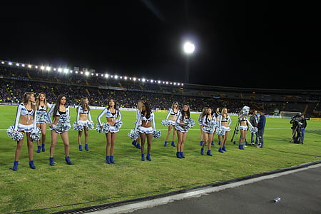 Kisakoor, Stadium, tüdrukud