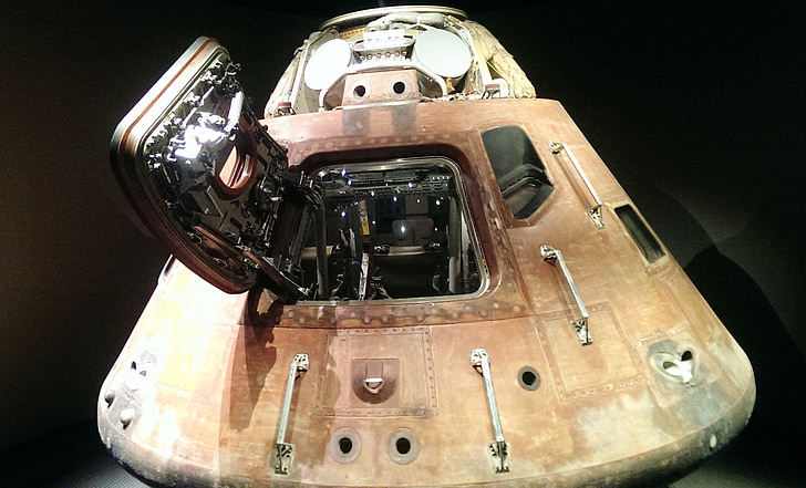 kosmosa kapsulā, nolaišanās moduli, Kenedija kosmosa centrā, NASA, mēness, raķete, kosmosa ceļojumiem
