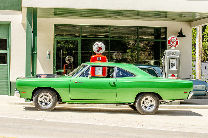 carro clássico, bomba de gasolina antiga, verde, verde limão, vintage, retrô, posto de gasolina